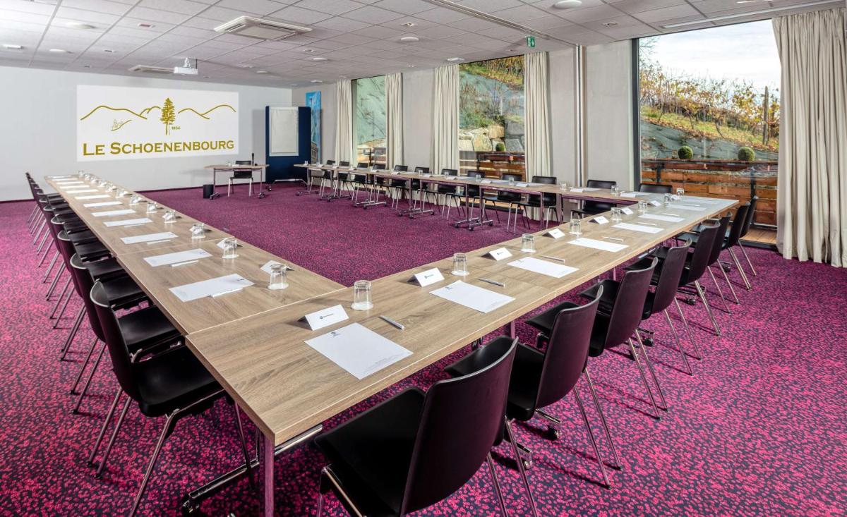 Espace de conférence ou salle de réunion dans l'établissement Best Western Plus Hotel & SPA Le Schoenenbourg