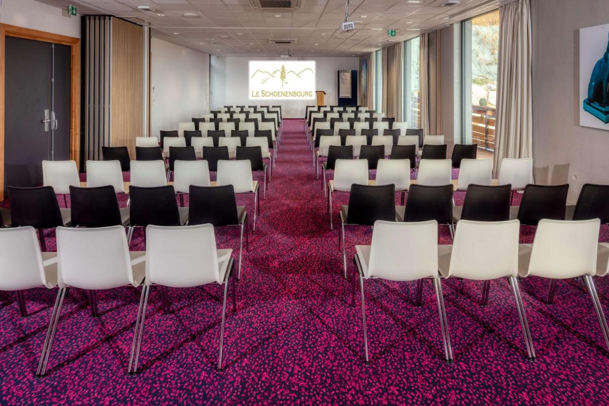 Espace de conférence ou salle de réunion dans l'établissement Best Western Plus Hotel & SPA Le Schoenenbourg