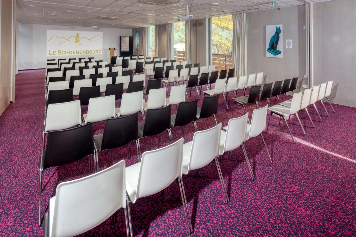 Espace de conférence ou salle de réunion dans l'établissement Best Western Plus Hotel & SPA Le Schoenenbourg