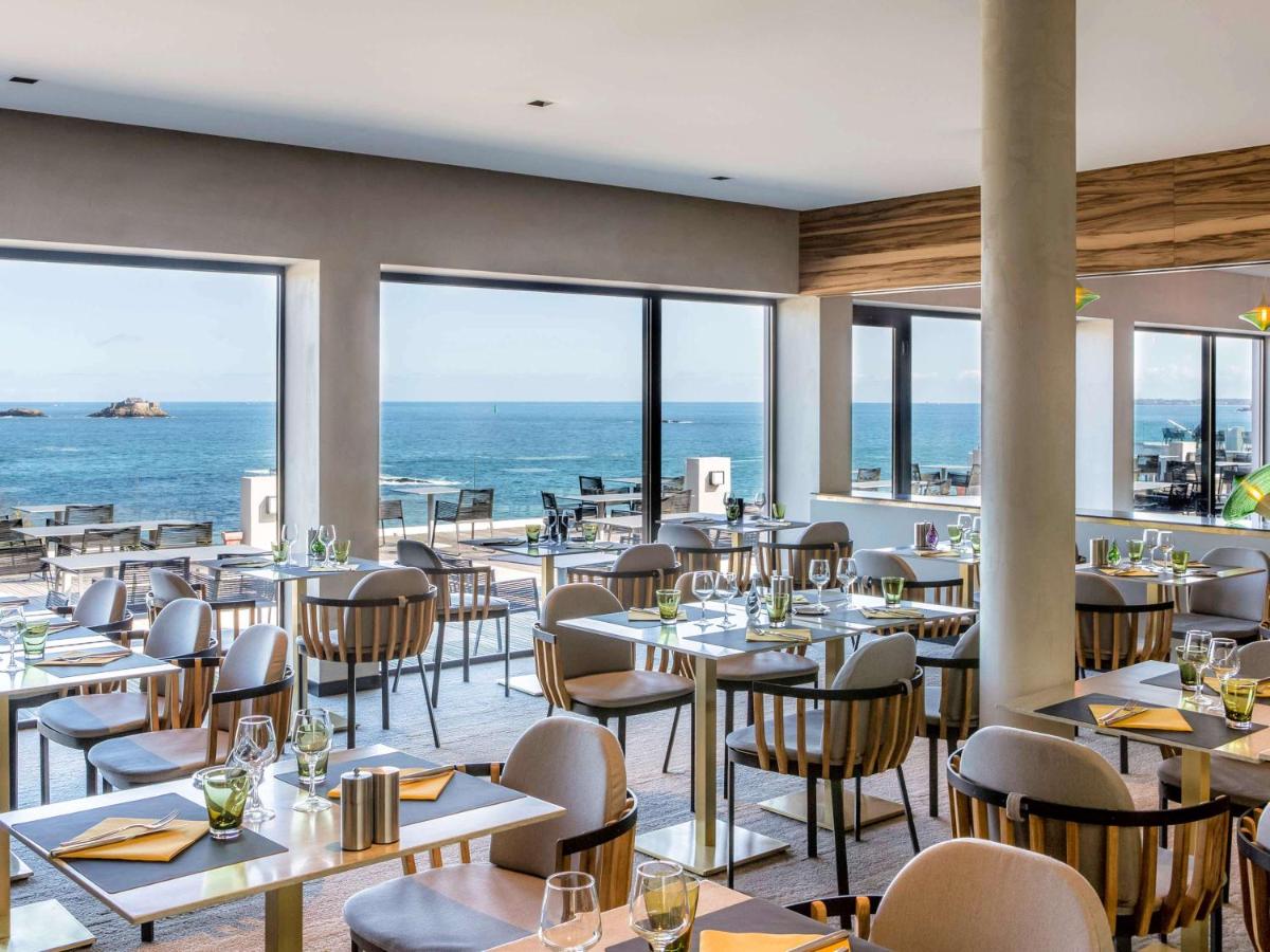 Restaurant ou autre lieu de restauration dans l'établissement Emeria Dinard Thalasso Spa