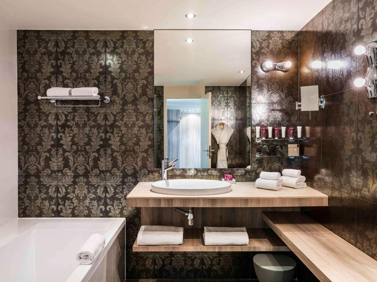 Salle de bains dans l'établissement Cabot Hotel Bordeaux - MGallery Collection