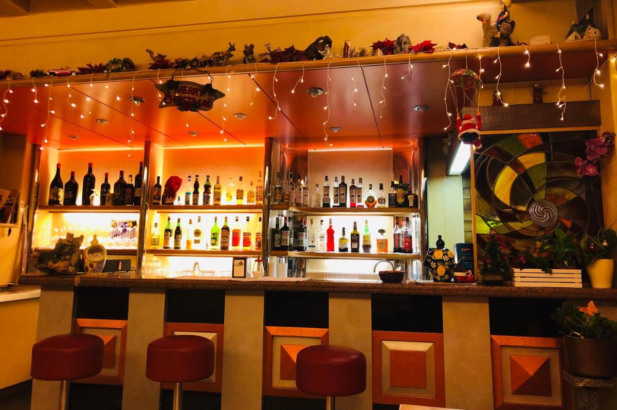 Hotel Genzianella - Housity
