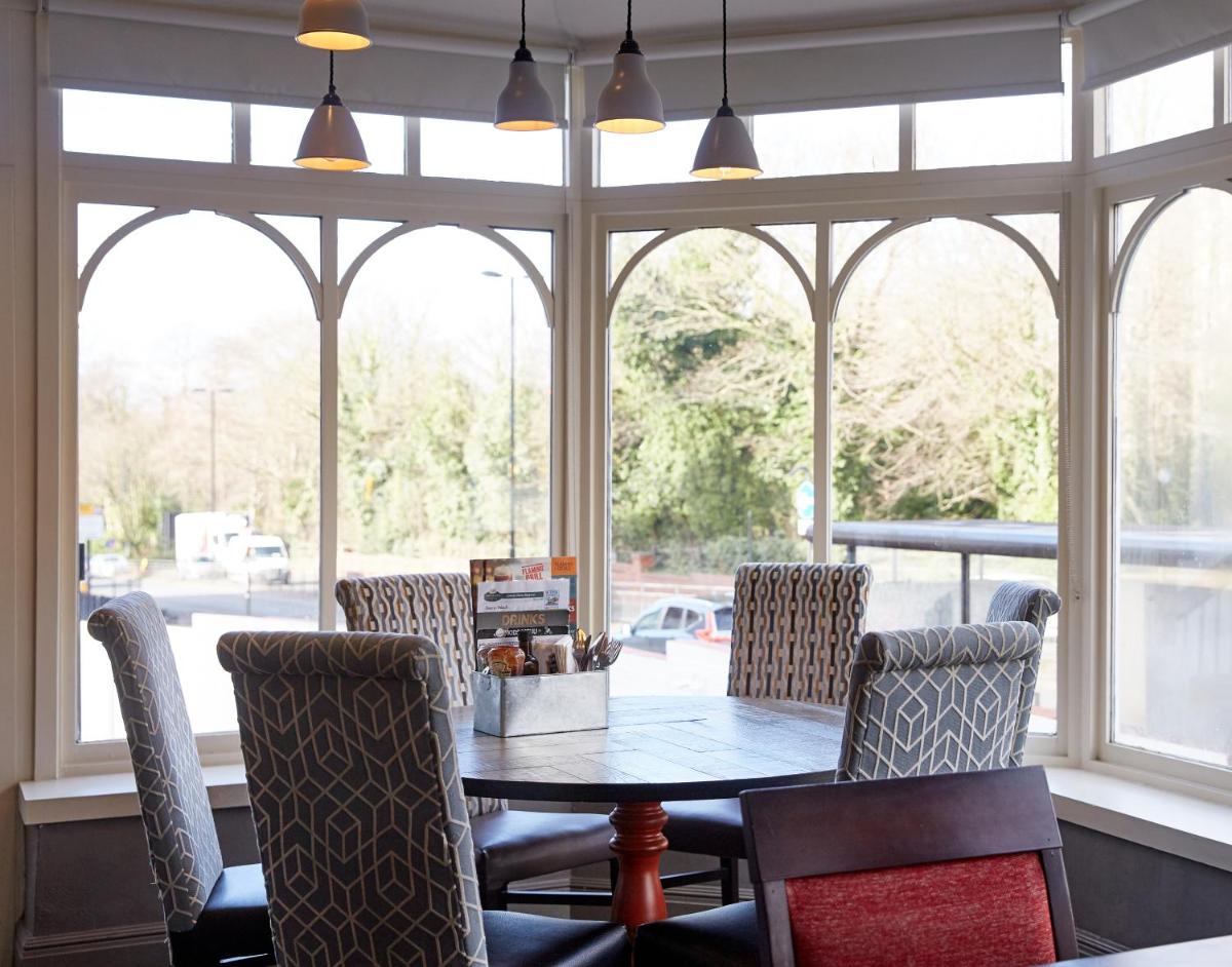 Corner House Inn by Greene King Inns - Housity