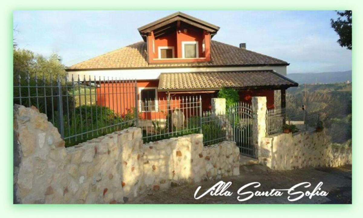 B&b Villa Santa Sofia by holidayngo - Housity