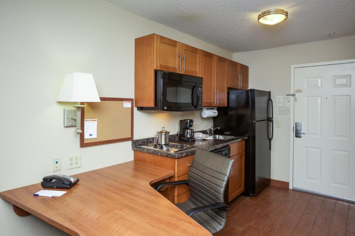 Candlewood Suites Richmond Airport, an IHG Hotel - Housity