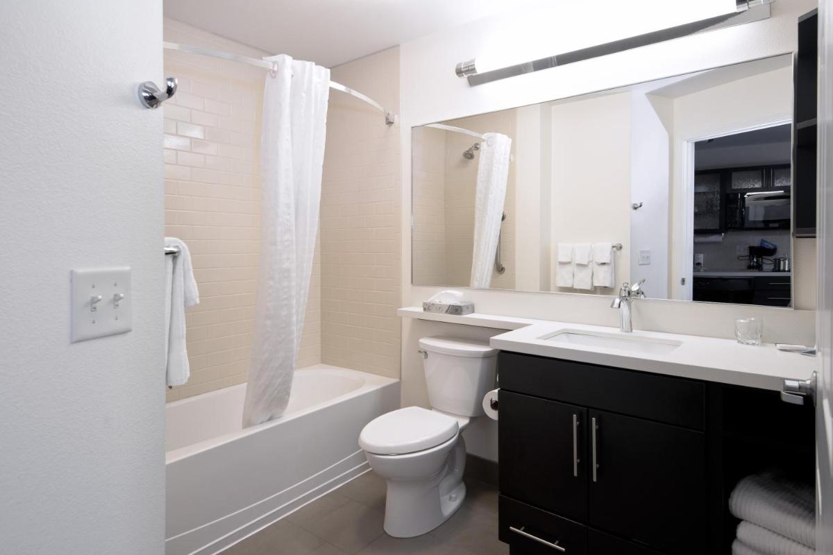 Candlewood Suites Greeley by IHG - Housity