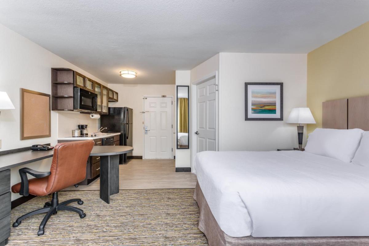 Candlewood Suites Secaucus by IHG - Housity