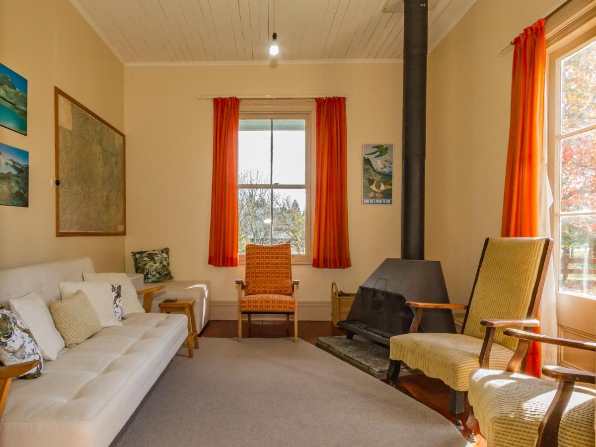 Kaha Cottage - Rangataua Holiday Home - Housity