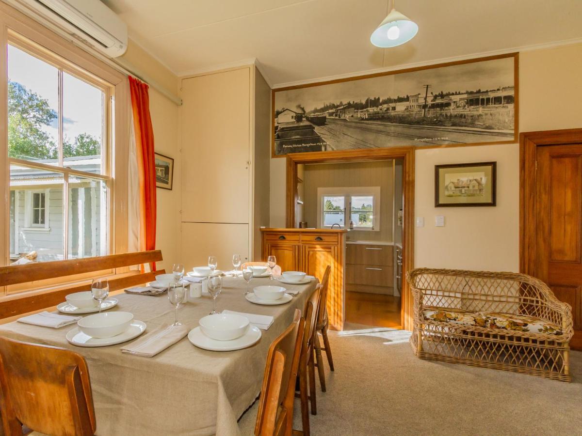 Kaha Cottage - Rangataua Holiday Home - Housity