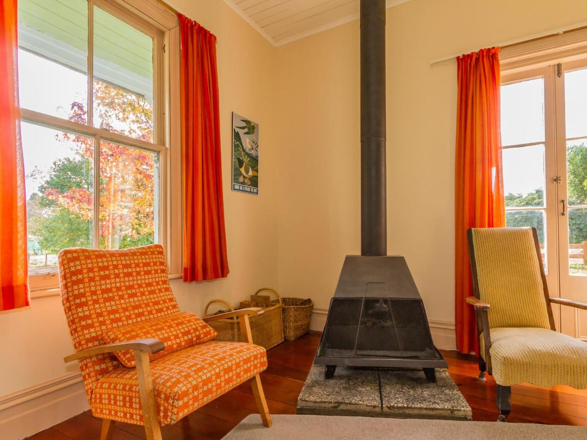 Kaha Cottage - Rangataua Holiday Home - Housity