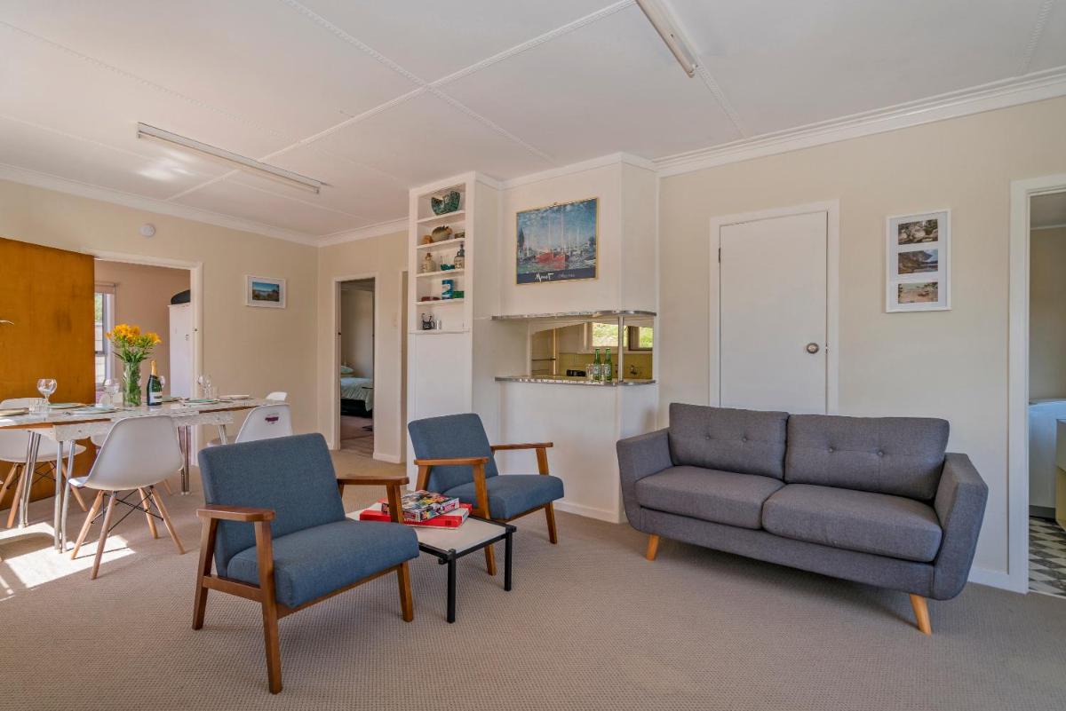 Sun Seeker Bach - Ferry Landing Holiday Home - Housity