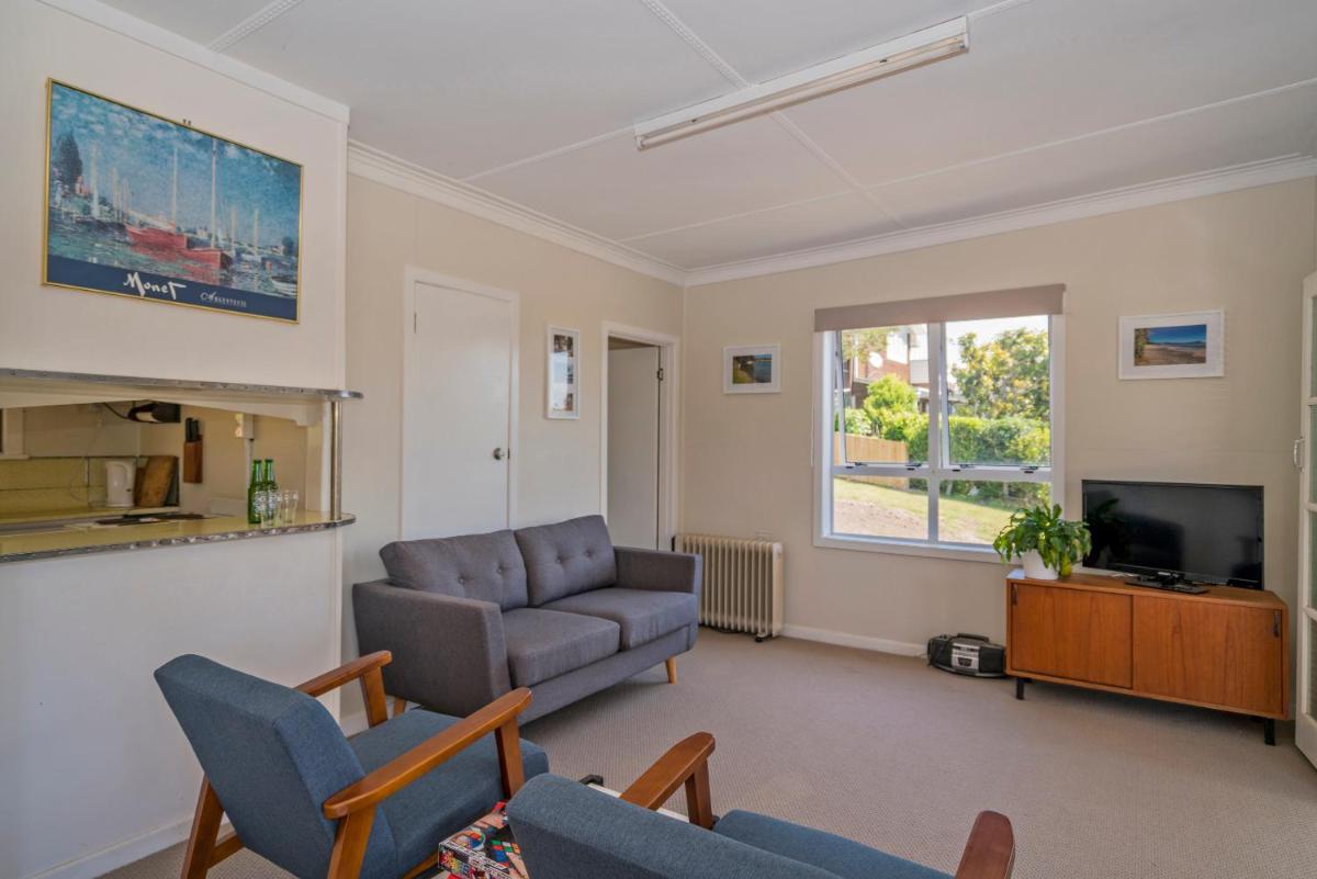Sun Seeker Bach - Ferry Landing Holiday Home - Housity
