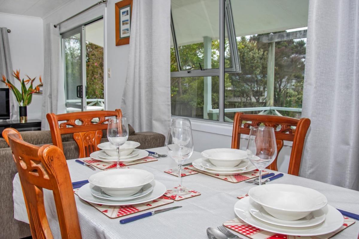 The Taranui Cottage - Mangawhai Heads Holiday Home - Housity