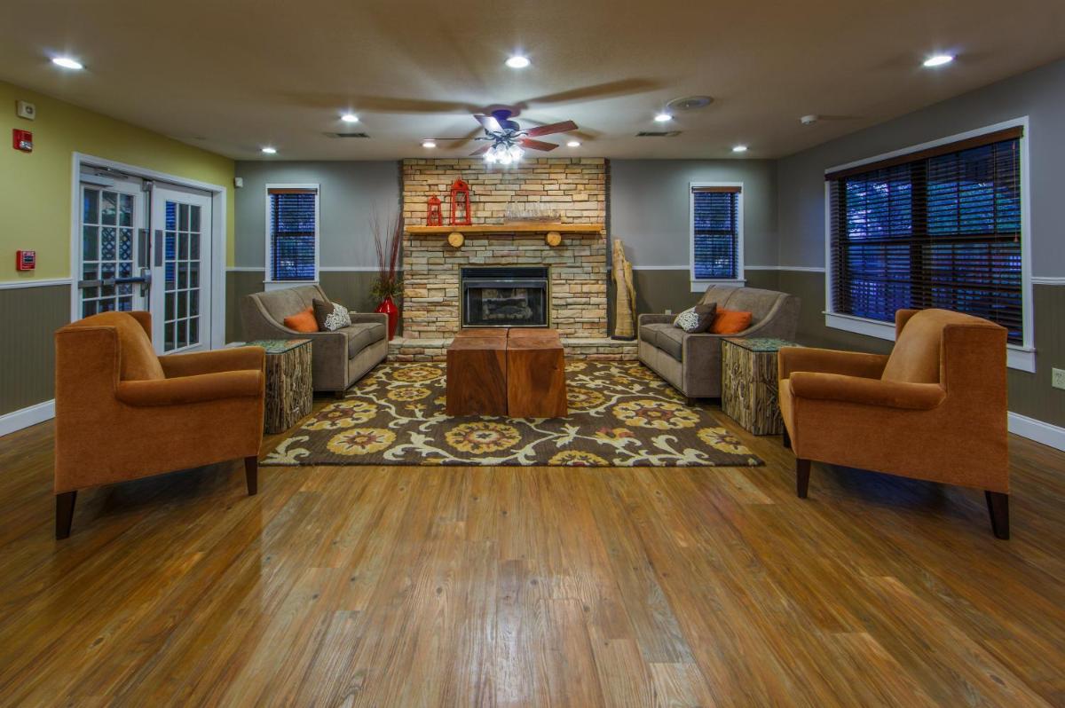 Holiday Inn Club Vacations Apple Mountain Resort at Clarkesville - Housity