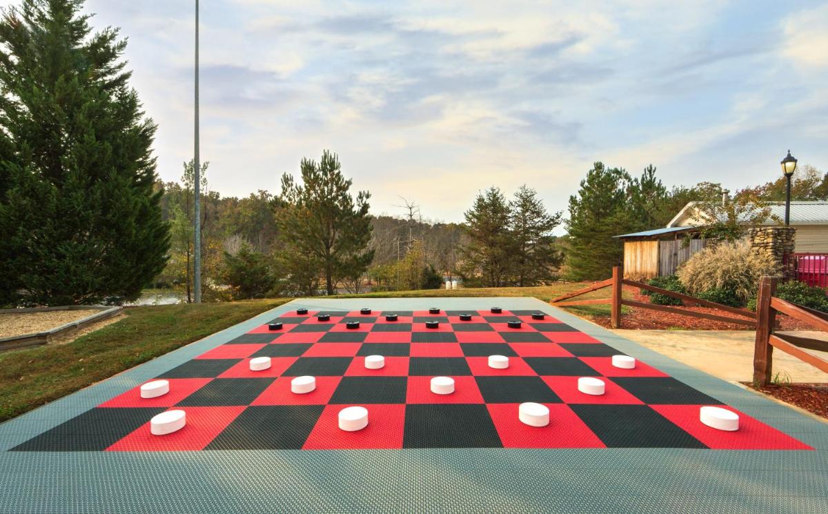 Holiday Inn Club Vacations Apple Mountain Resort at Clarkesville - Housity