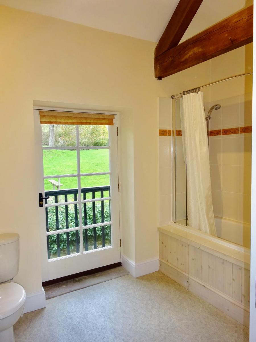 Glanhenwye Courtyard Cottages - Housity