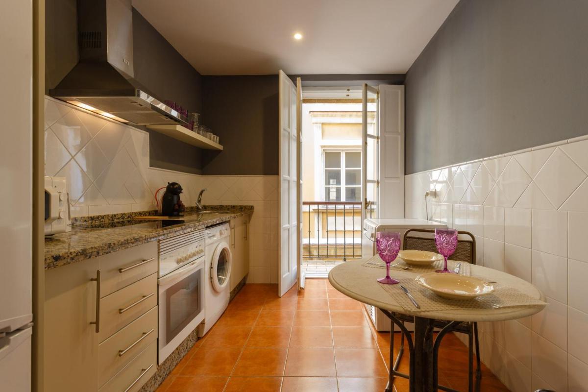 Suitetrails - ALMAS Apartments Adults Only by Cadiz4Rentals