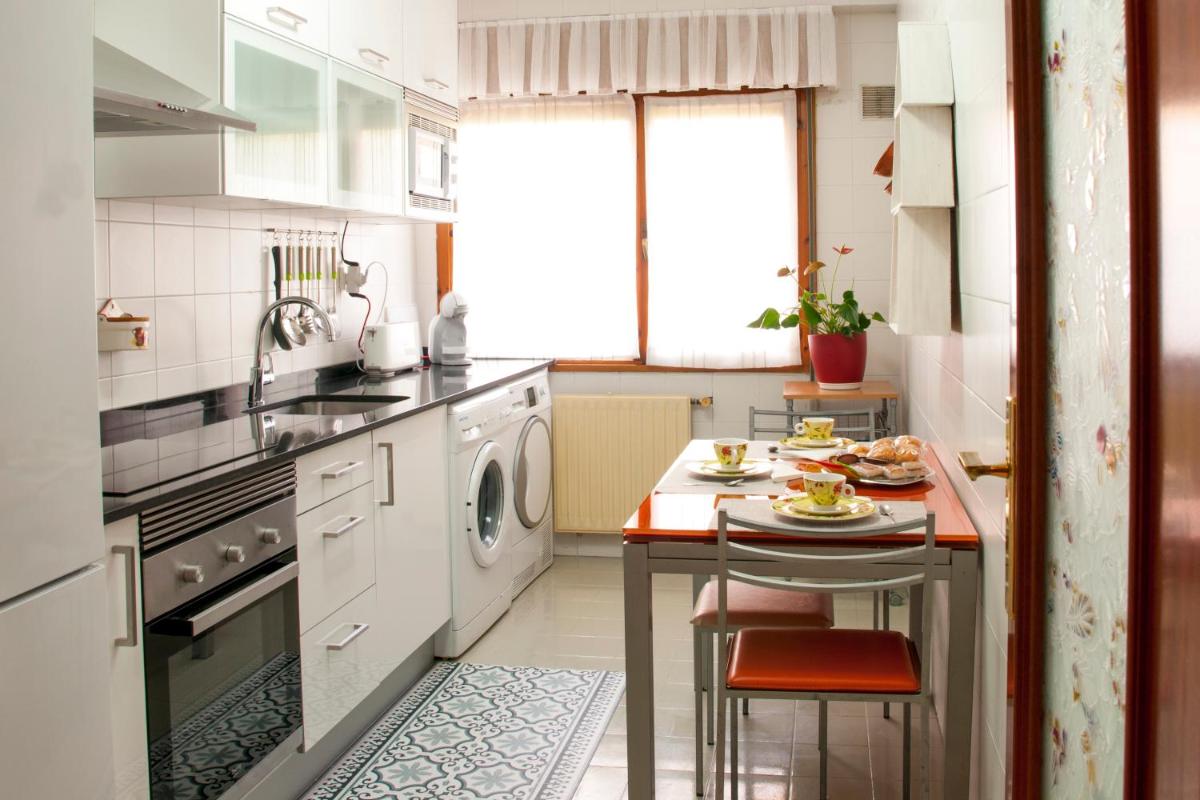 Apartamento Araceli próximo a clínica Oftalmológica Fdez Vega - Housity