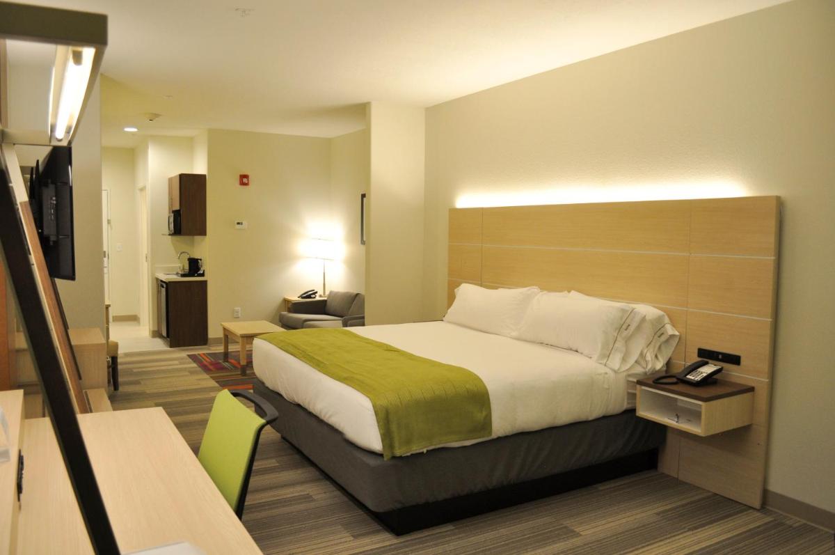 Holiday Inn Express & Suites Price, an IHG Hotel - Housity
