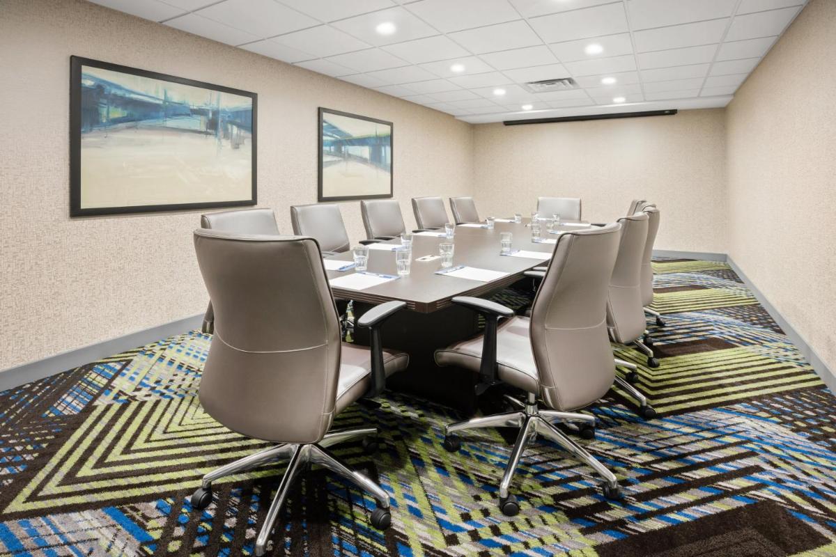 Holiday Inn Express Hotel & Suites Marysville, an IHG Hotel - Housity