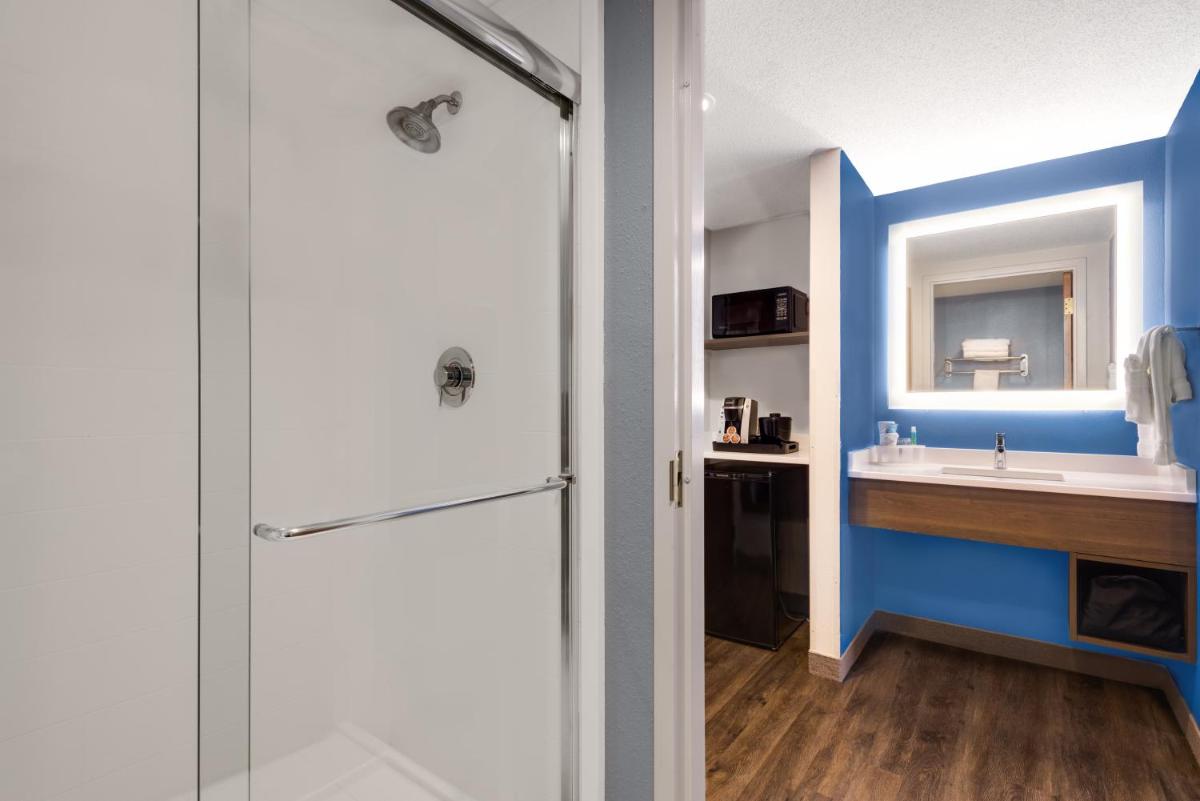Holiday Inn Express Cambridge, an IHG Hotel - Housity