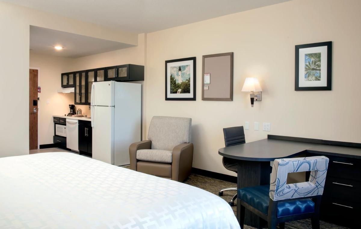 Candlewood Suites - Miami Exec Airport - Kendall, an IHG Hotel - Housity