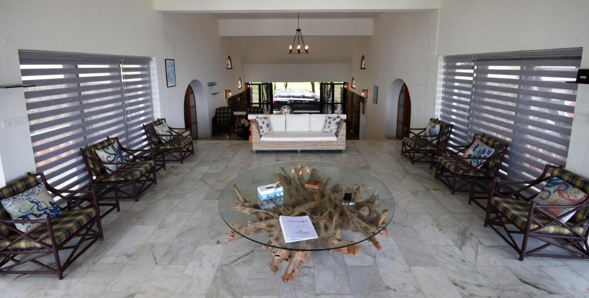 Suitetrails - THE OUTRIGGER - Exclusive Beachfront Villa
