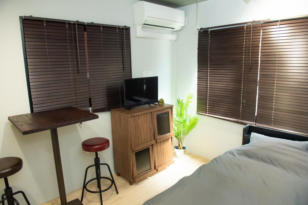 H.W.HILLS.103 - Housity