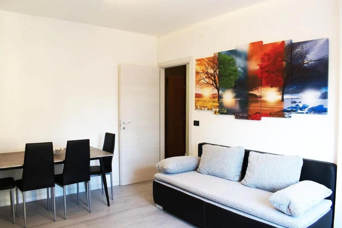 J&M HOUSE -Fronte Ospedale- INCLUSO NETFLIX E DISNEY PLUS - Housity
