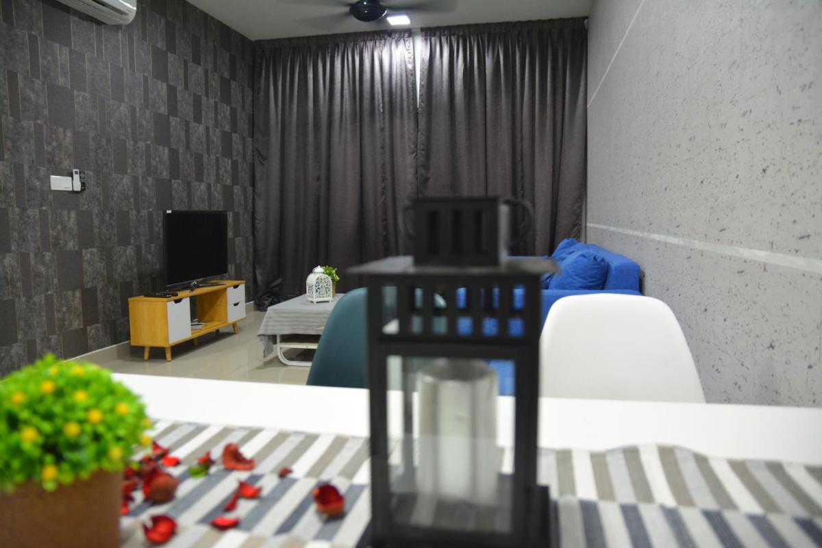 The holmes residence 6 8 pax bandar tun razak kl city - Housity