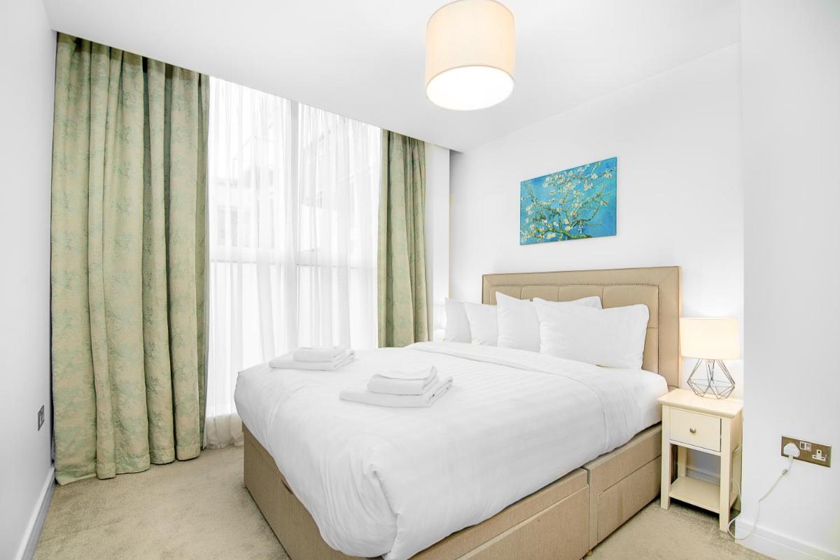 Nice 2 Bed Flat near O2 Academy & Clapham Old Town for 4 people - Housity