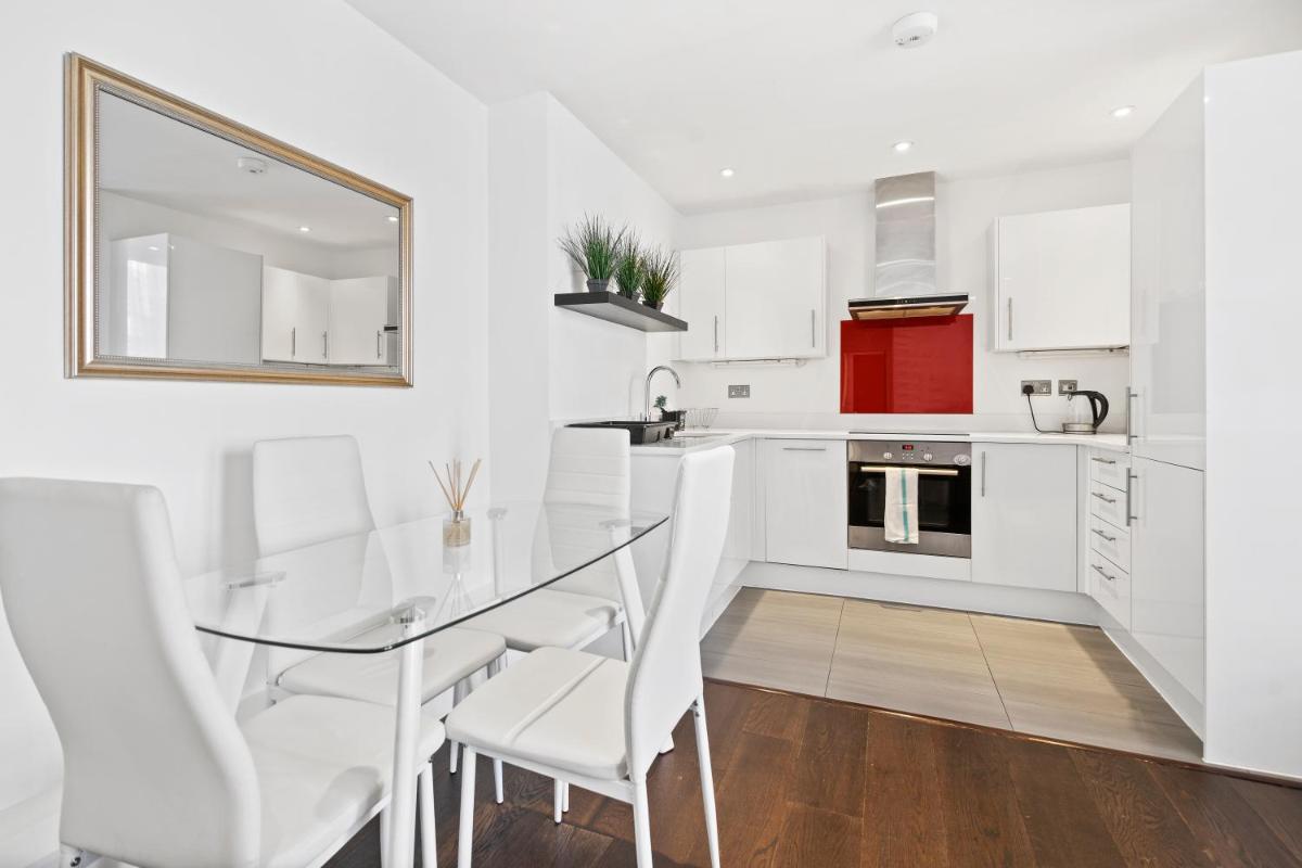 Nice 2 Bed Flat near O2 Academy & Clapham Old Town for 4 people - Housity