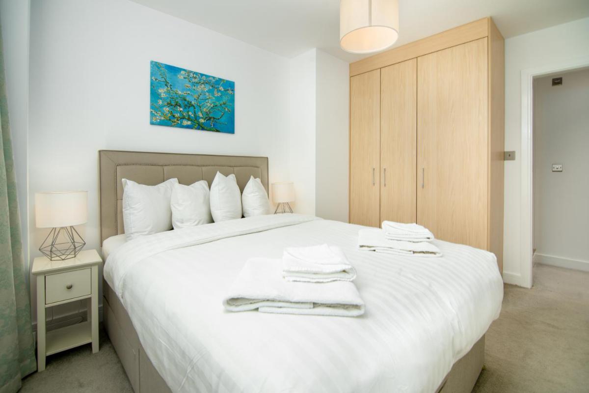 Nice 2 Bed Flat near O2 Academy & Clapham Old Town for 4 people - Housity