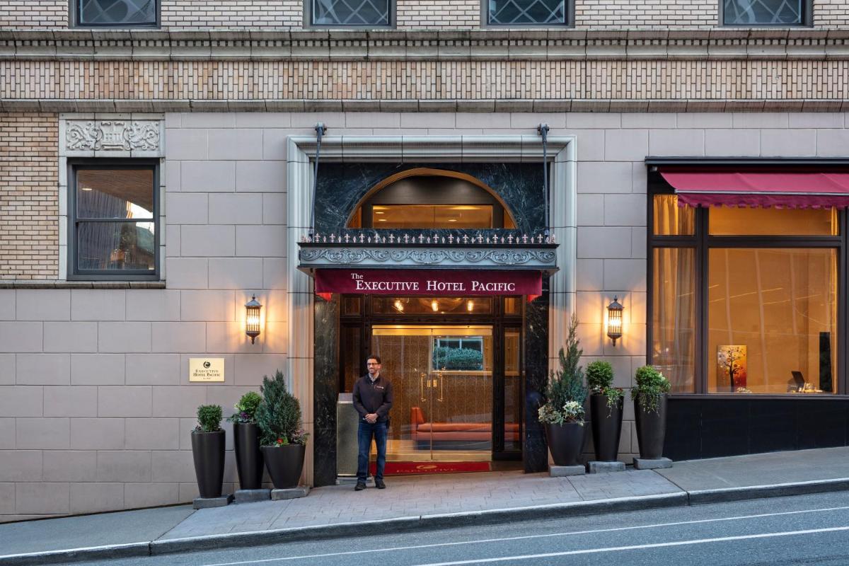 Executive Hotel Pacific - Housity