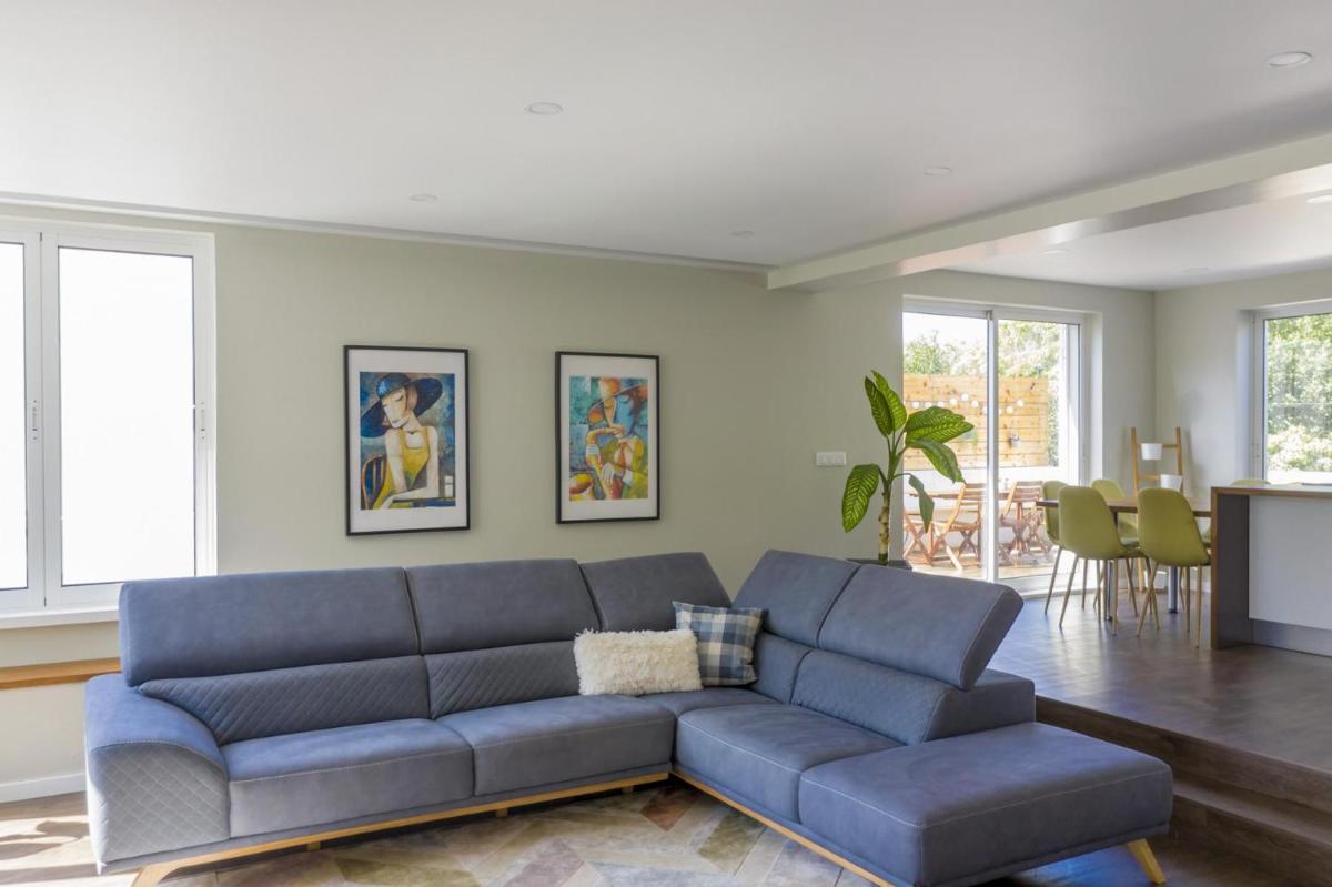 Beach House DeLuxe - Housity