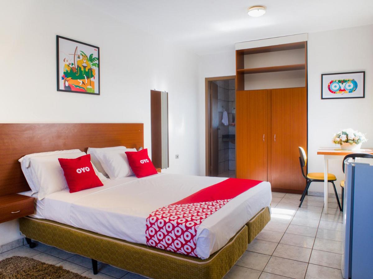 Suitetrails - OYO Athenas Apart Hotel
