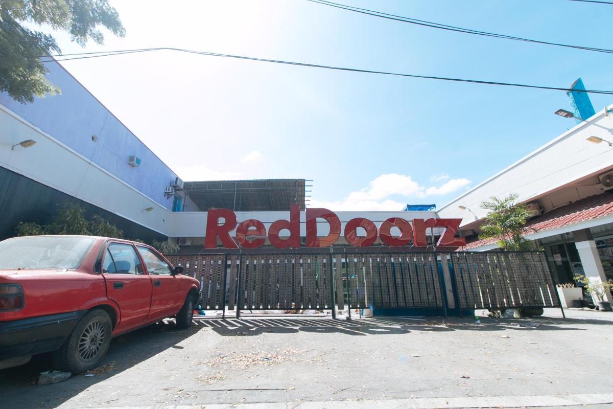 Suitetrails - RedDoorz @ Chipeco Avenue Calamba