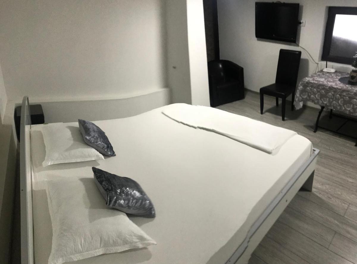 Pensiune Matrix - Housity