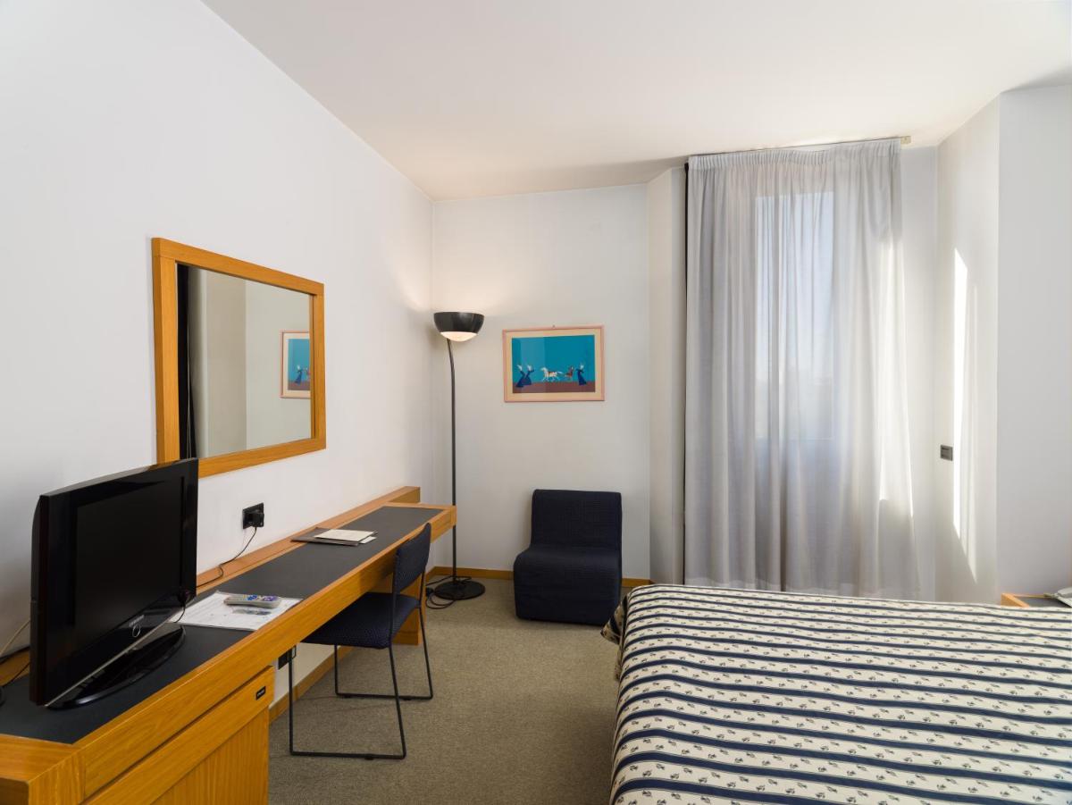 Grand Hotel Tiziano E Dei Congressi - Housity