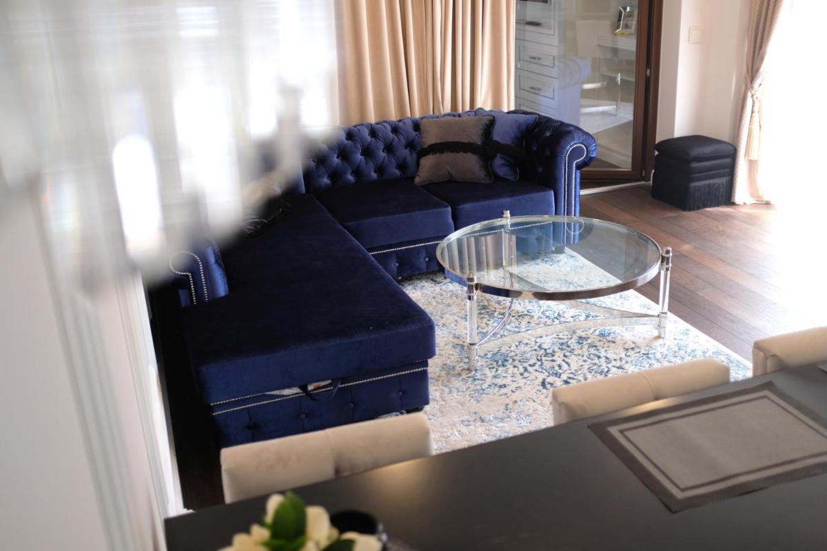 Suitetrails - Private Luxury Apartment In Nida Centre 