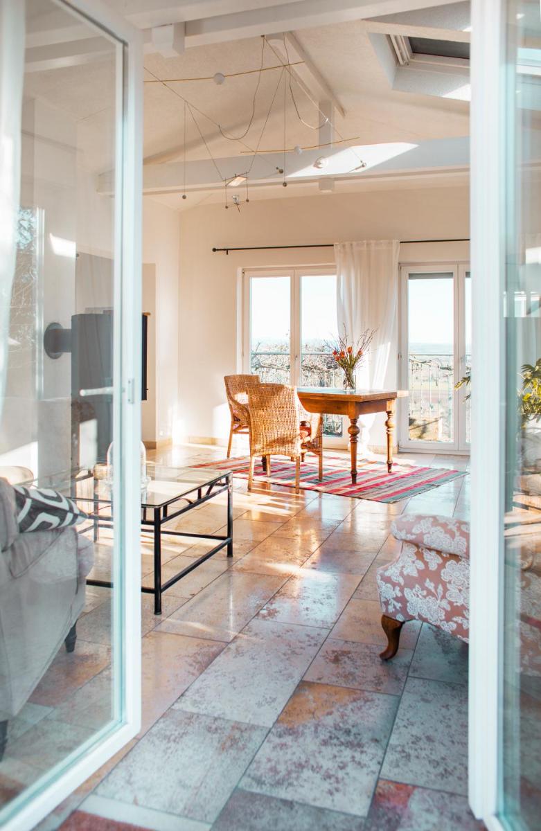 Bed & Breakfast Unter den Linden - Housity