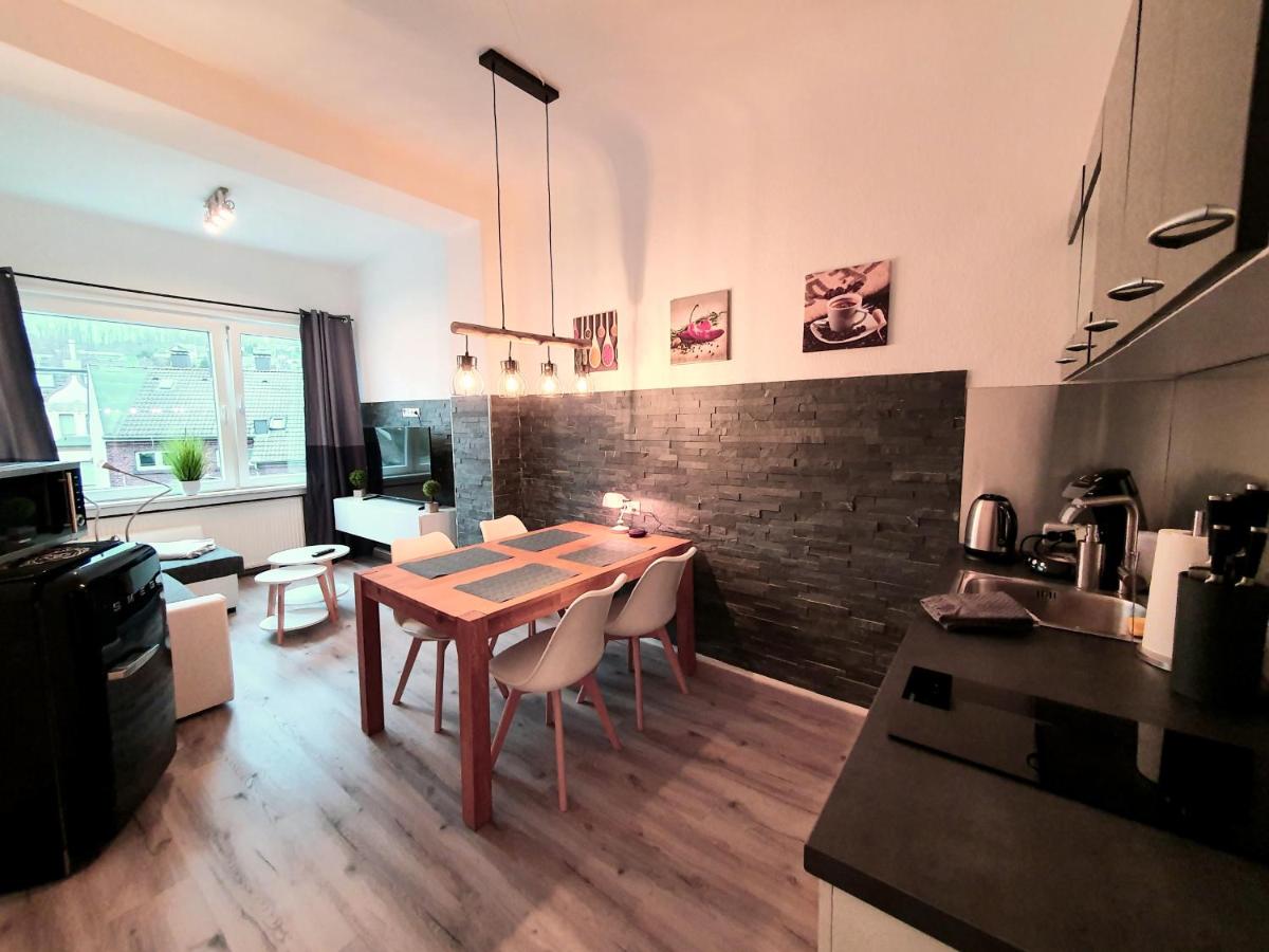 Moderne Wohlfühloase zentral in Seenähe - Pillow menu, 2 Stk 55" Smart TVs, NETFLIX, DisneyPlus uvm - Housity