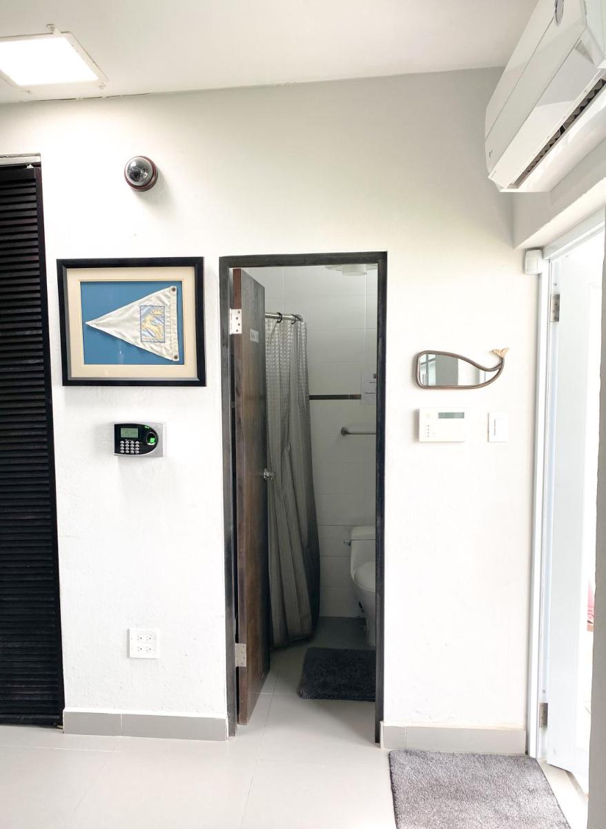 Isla Verde By The Beach Guest House - Housity