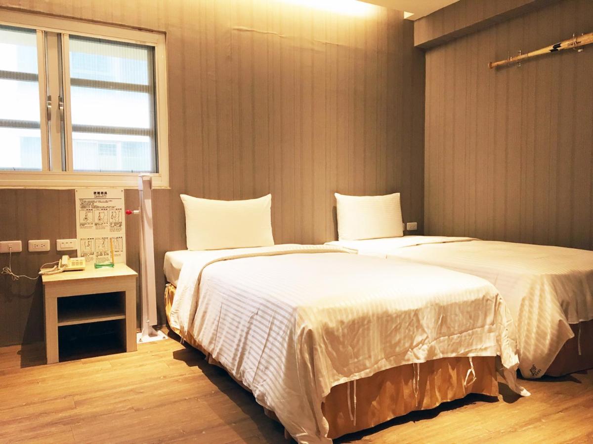 La Hotel-Baseball Theme Hall - Housity