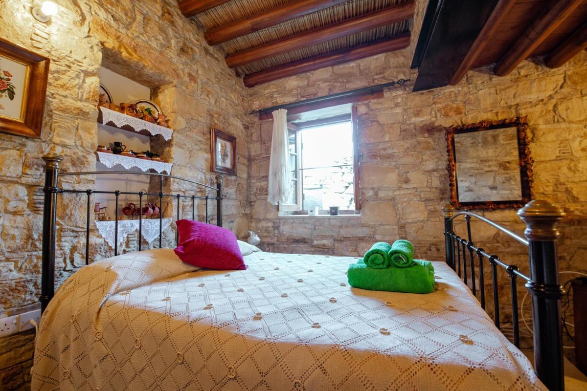Constantias stone houses - Housity