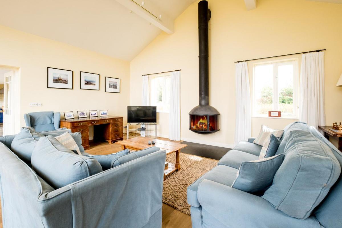 Crossing Cottage, Thorpeness - Housity