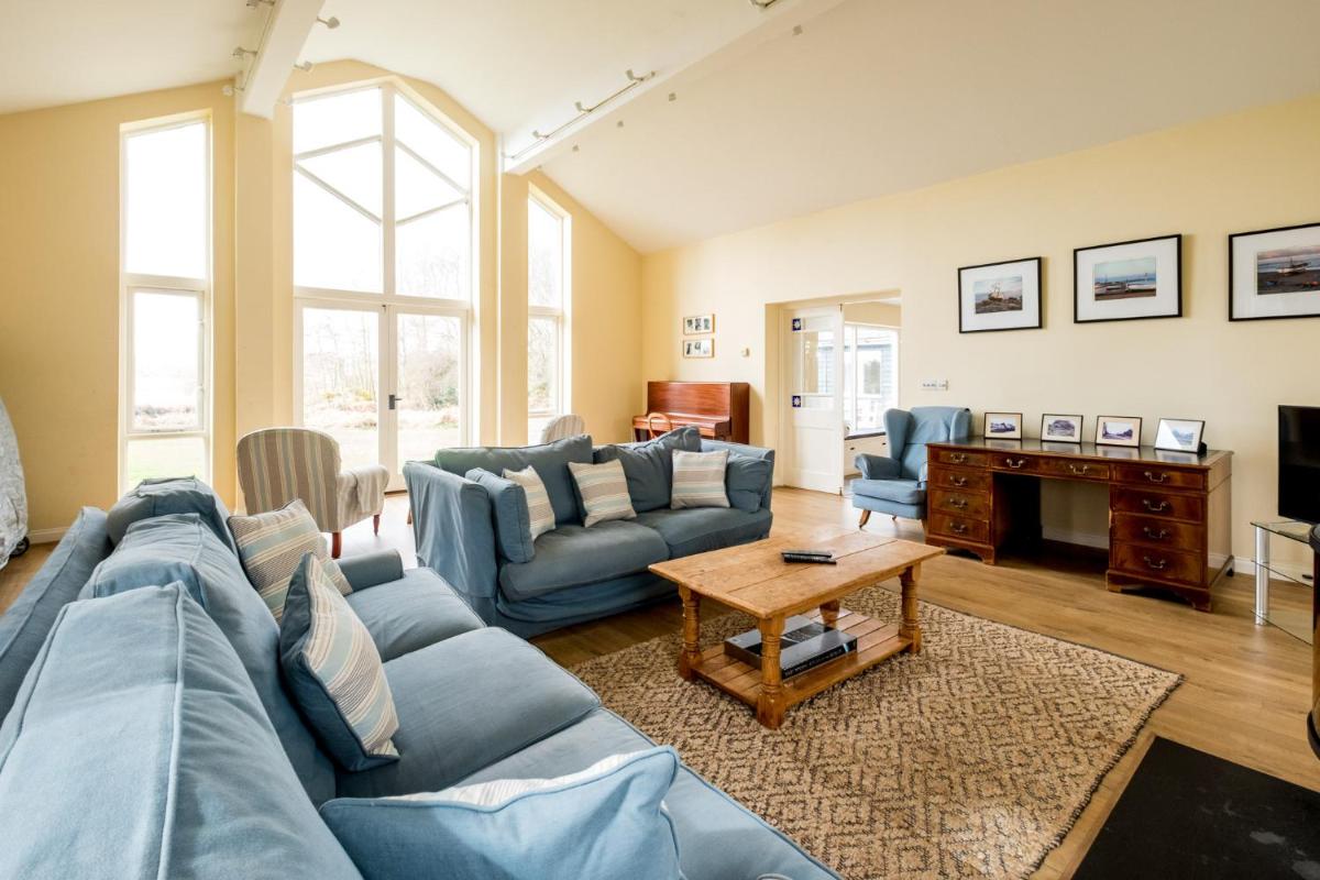 Crossing Cottage, Thorpeness - Housity