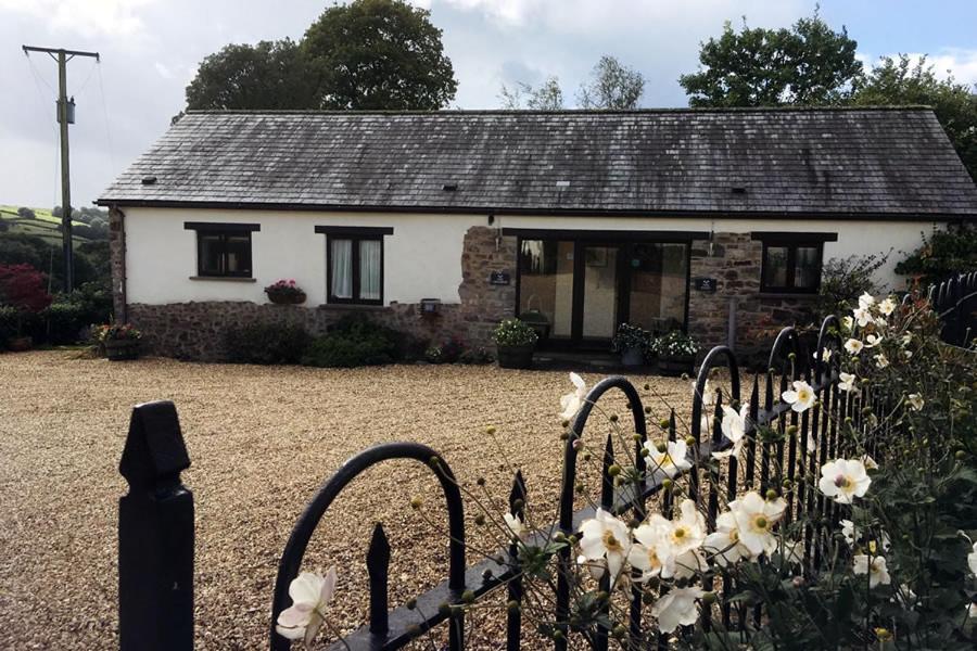 The Dairy at Handley Farm - Housity