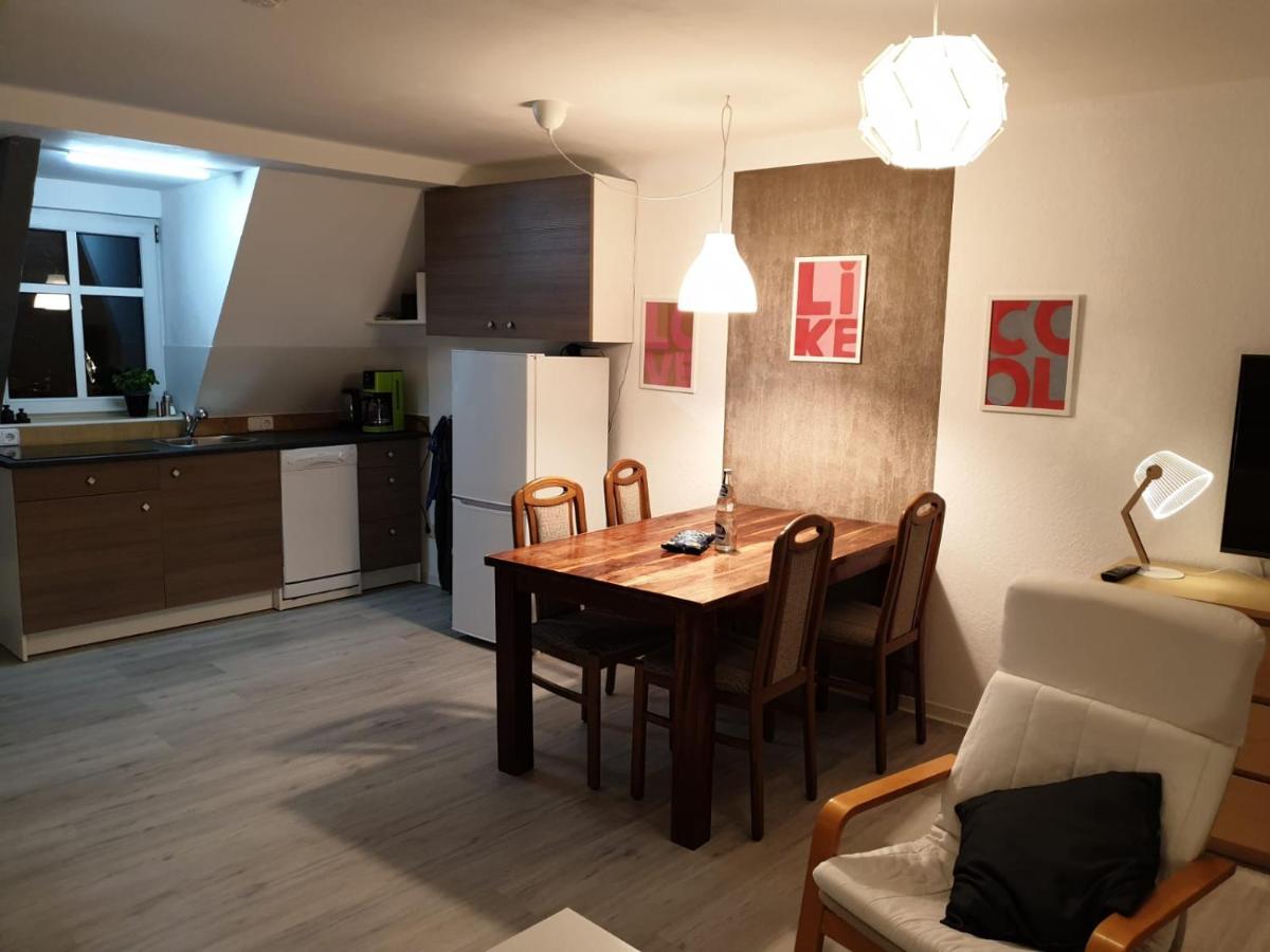 großes offenes Loft oder kleine gemütliche Wohnung mit Balkon - Housity
