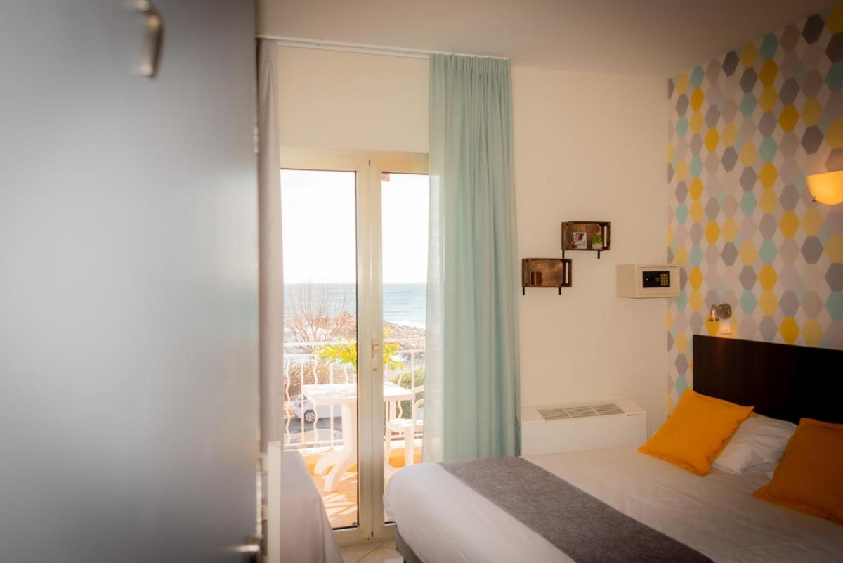 Hotel et Appartements Reine D'Azur - Housity